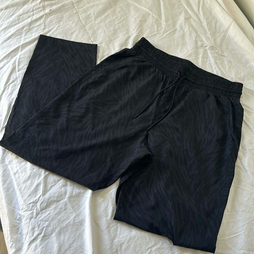 GapFit Runaround pants, size M EUC